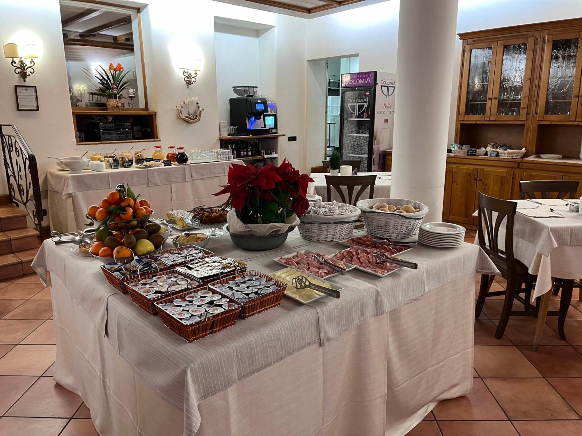 Hotel Albergo Dolomiti San Vito di Cadore Luaran gambar